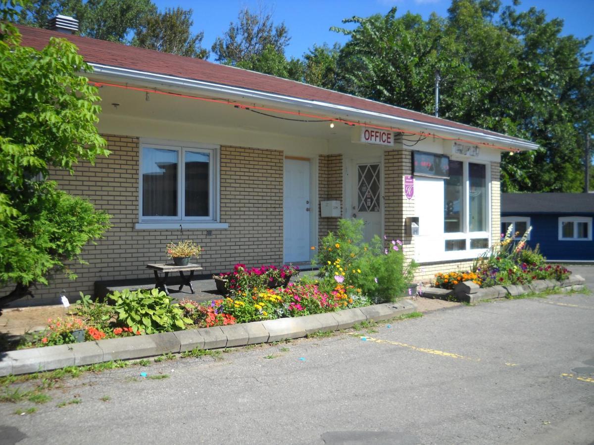 Motel Le Jardin Квебек Екстериор снимка