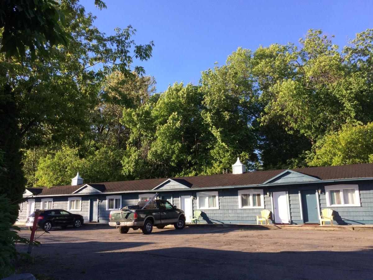 Motel Le Jardin Квебек Екстериор снимка